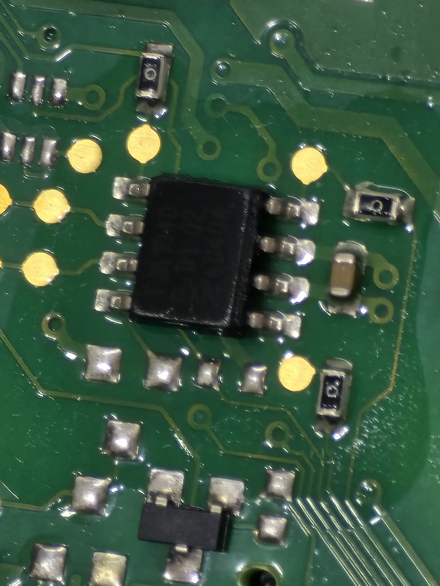 Scheda di un radiocomando con il chip